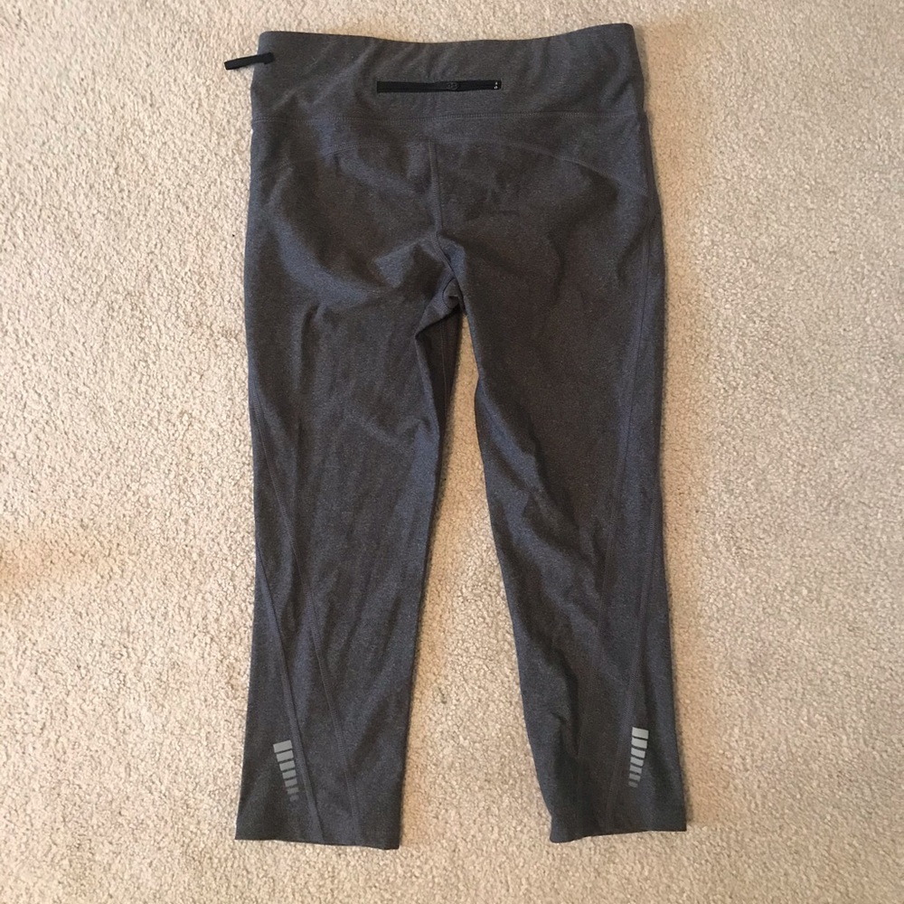 Cropped Target Grey Leggings
